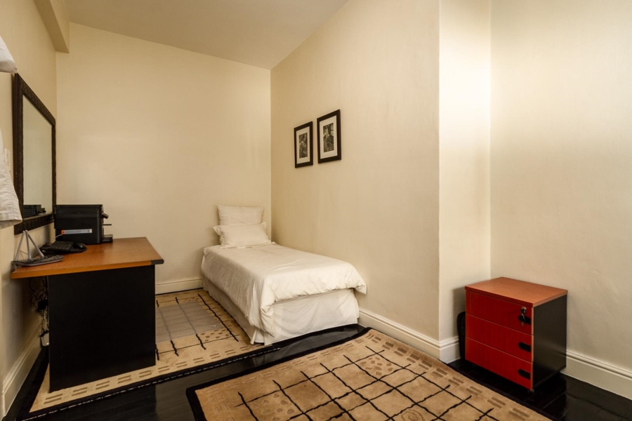 To Let 3 Bedroom Property for Rent in Sea Point Western Cape